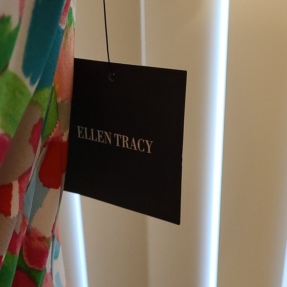 Dress - Picture 2 of 5